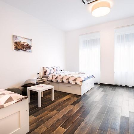 Apartmani Sterija Novi Sad Exteriér fotografie